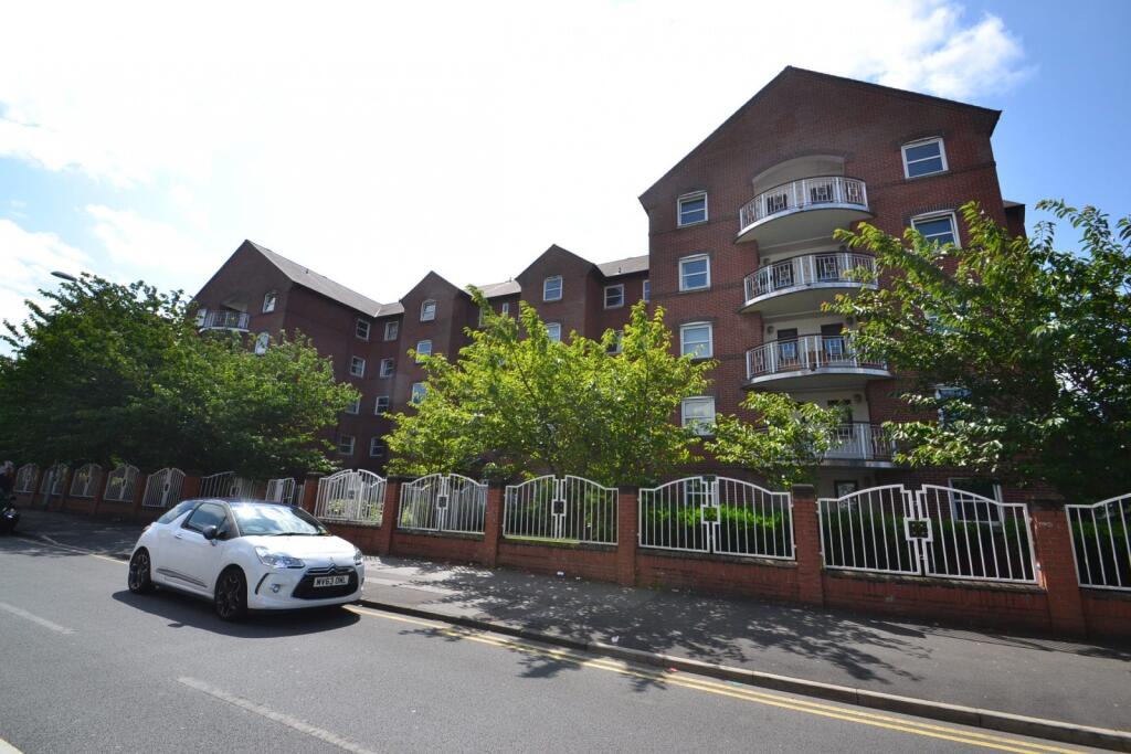 1 bed Apartment for rent in Manchester. From C & R Properties Ltd - Hulme Manchester