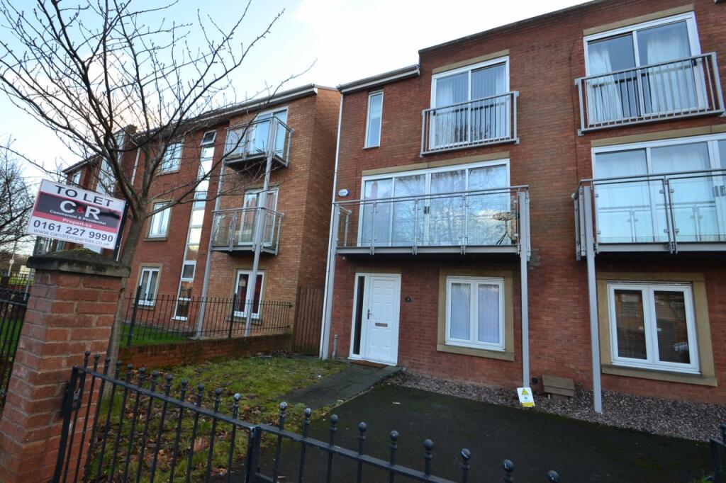 4 bed Town House for rent in Manchester. From C & R Properties Ltd - Hulme Manchester