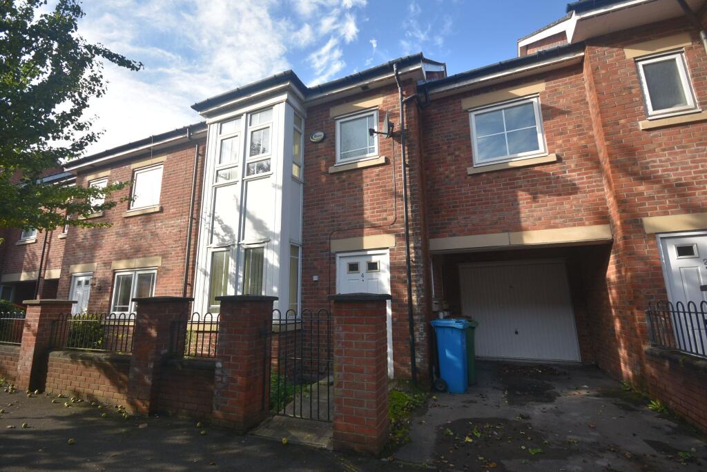 4 bed Mid Terraced House for rent in Manchester. From C & R Properties Ltd - Hulme Manchester