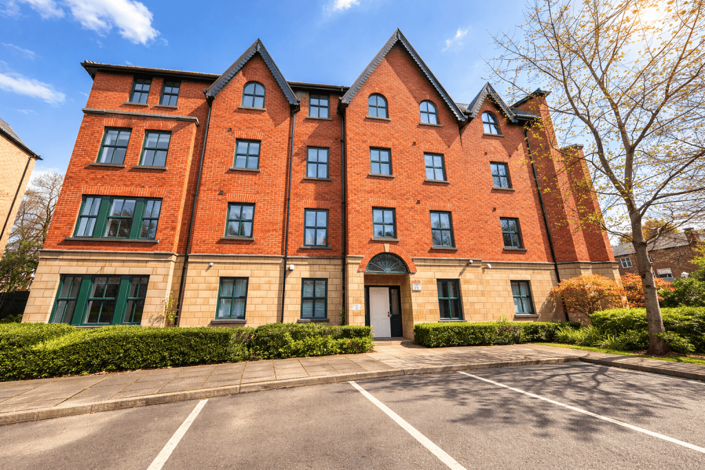 2 bed Apartment for rent in Manchester. From C & R Properties Ltd - Hulme Manchester 2 bed Apartment for rent in Manchester. From C & R Properties Ltd - Hulme Manchester