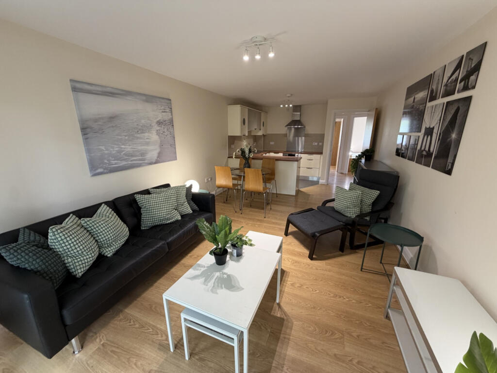 2 bed Apartment for rent in Manchester. From C & R Properties Ltd - Hulme Manchester 2 bed Apartment for rent in Manchester. From C & R Properties Ltd - Hulme Manchester
