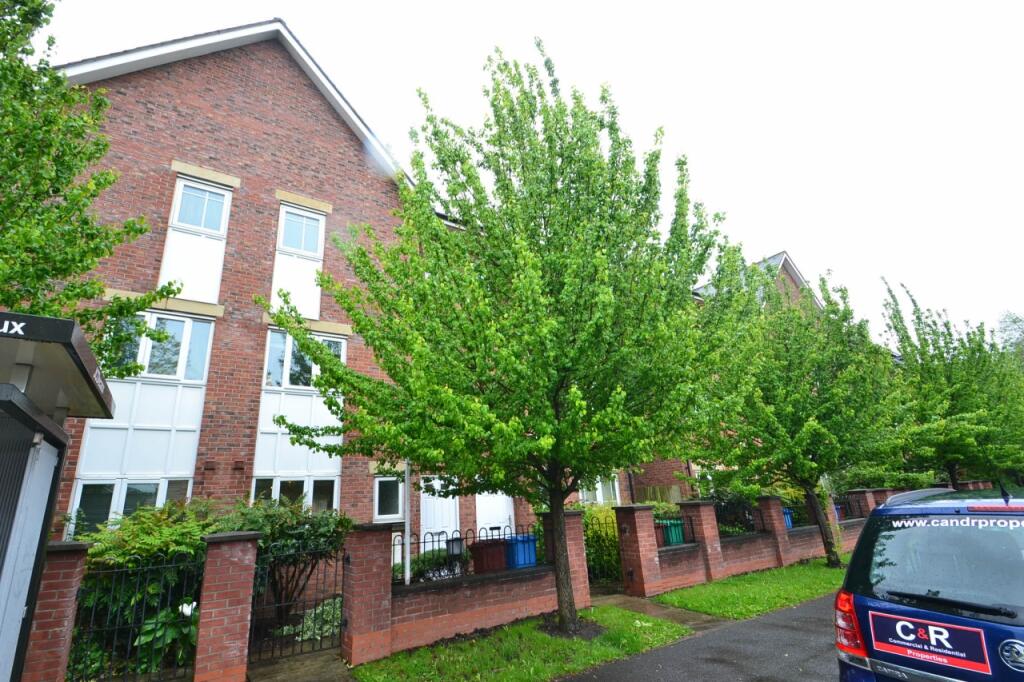 4 bed Mid Terraced House for rent in Manchester. From C & R Properties Ltd - Hulme Manchester