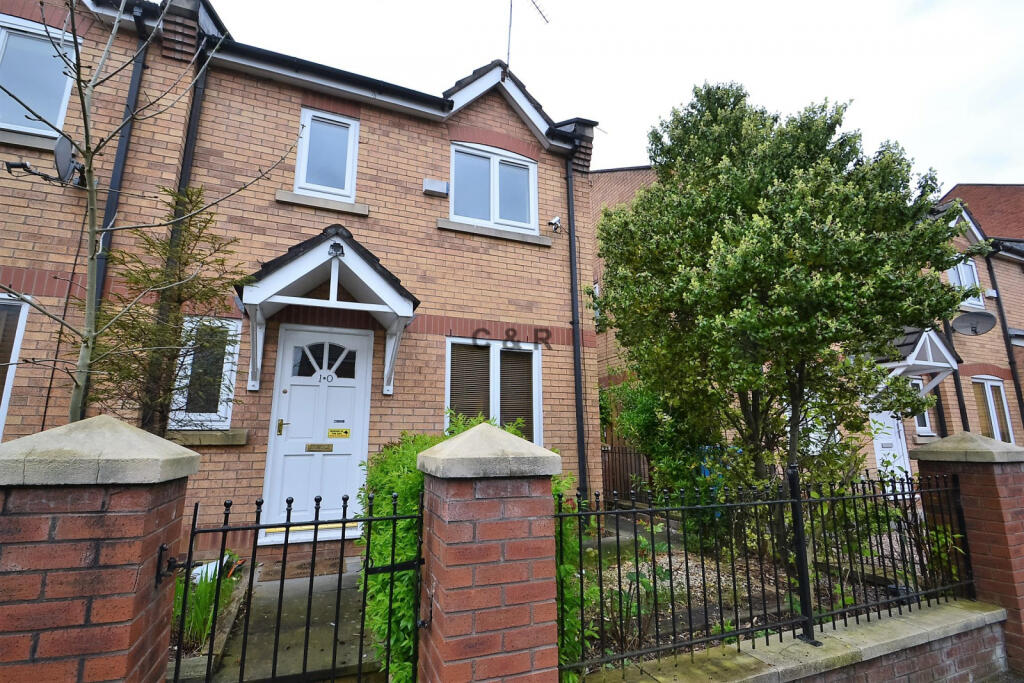 3 bed Semi Detached for rent in Manchester. From C & R Properties Ltd - Hulme Manchester