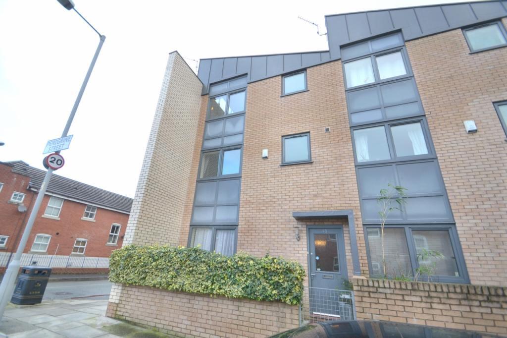 3 bed End of Terrace for rent in Manchester. From C & R Properties Ltd - Hulme Manchester