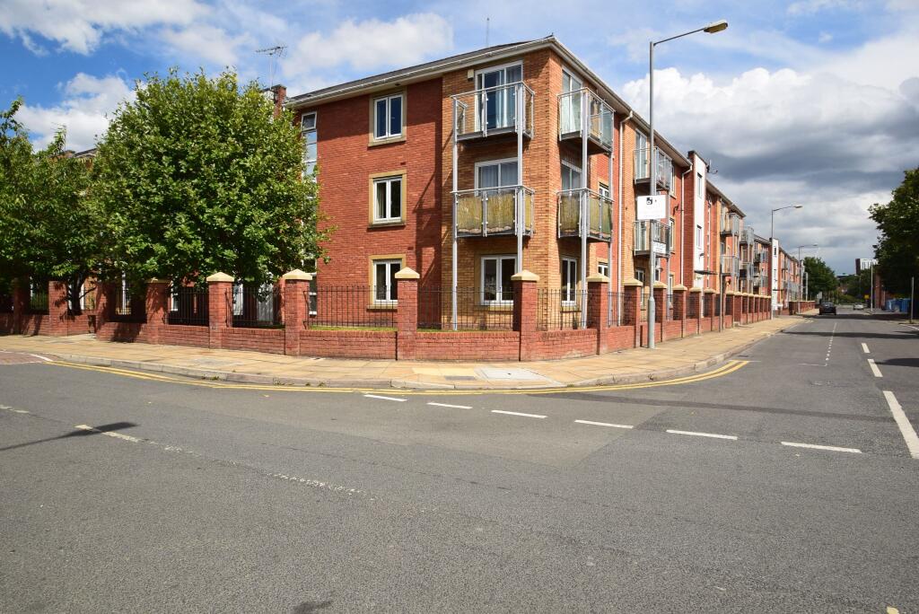 2 bed Apartment for rent in Manchester. From C & R Properties Ltd - Hulme Manchester