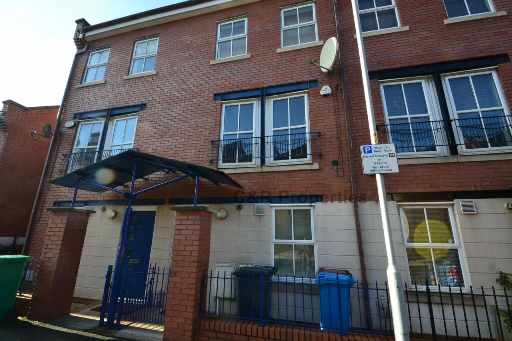4 bed Town House for rent in Manchester. From C & R Properties Ltd - Hulme Manchester 4 bed Town House for rent in Manchester. From C & R Properties Ltd - Hulme Manchester