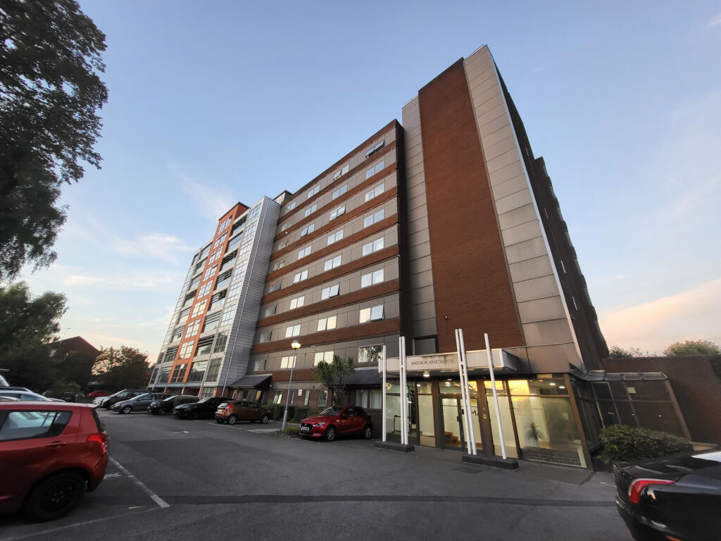 4 bed Apartment for rent in Salford. From C & R Properties Ltd - Hulme Manchester