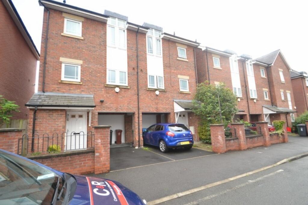 4 bed Mid Terraced House for rent in Manchester. From C & R Properties Ltd - Hulme Manchester