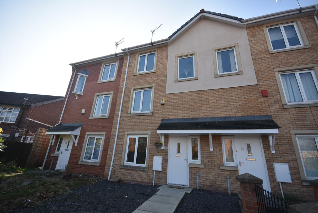 4 bed Town House for rent in Manchester. From C & R Properties Ltd - Hulme Manchester