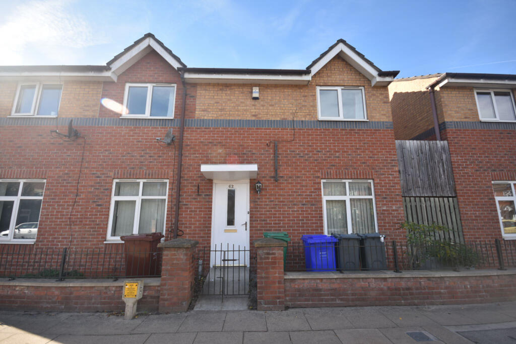 3 bed Mid Terraced House for rent in Manchester. From C & R Properties Ltd - Hulme Manchester
