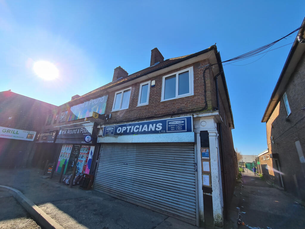 2 bed Apartment for rent in Manchester. From C & R Properties Ltd - Hulme Manchester