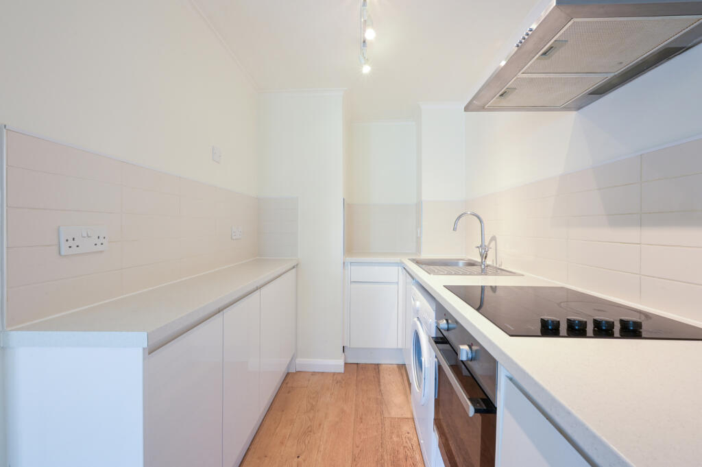 1 bed Apartment for rent in Surbiton. From Hawes & Co - Surbiton