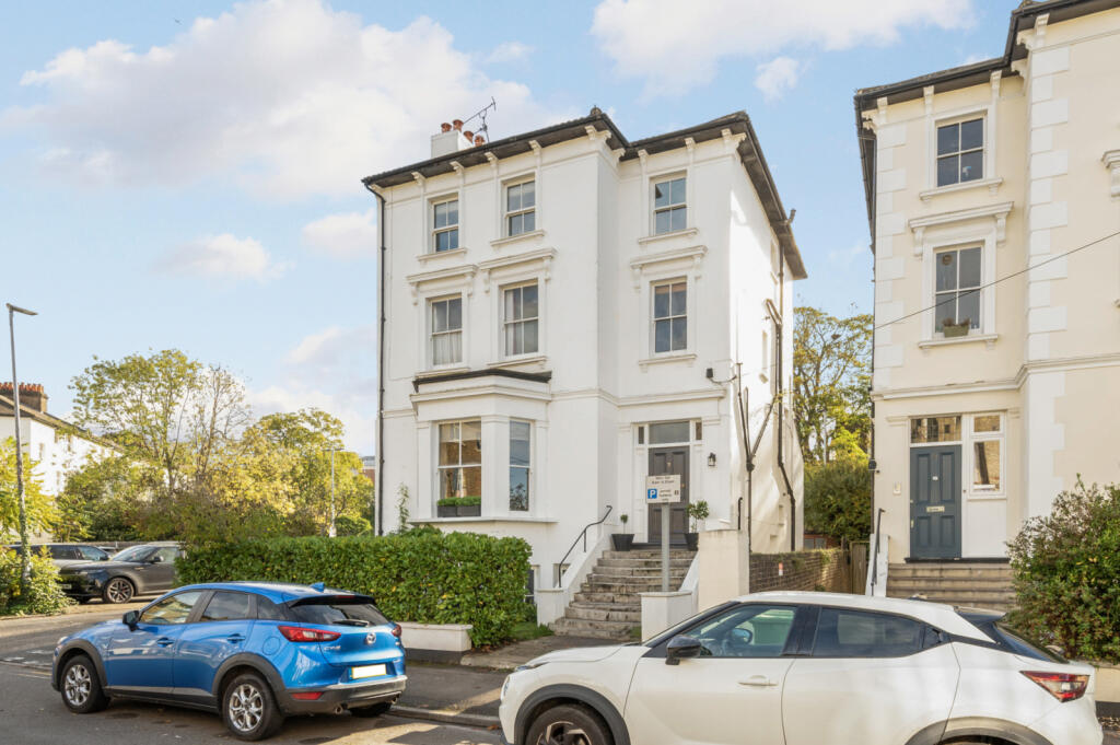 2 bed Apartment for rent in Surbiton. From Hawes & Co - Surbiton