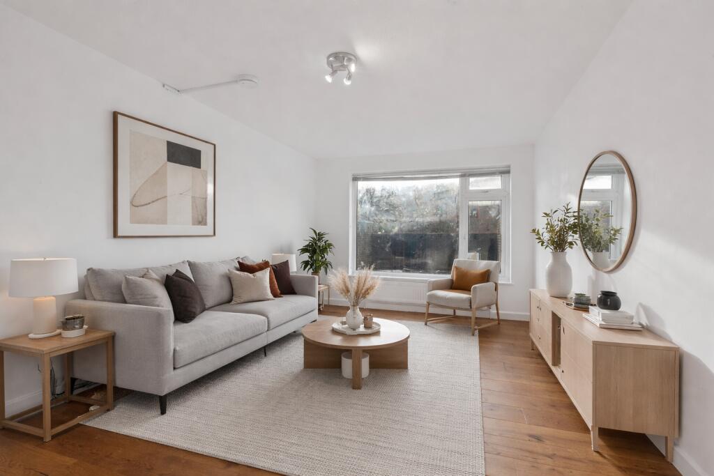 2 bed Mid Terraced House for rent in Surbiton. From Hawes & Co - Surbiton 2 bed Mid Terraced House for rent in Surbiton. From Hawes & Co - Surbiton