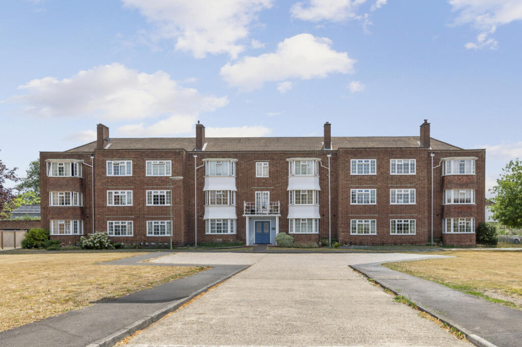 2 bed Annexe for rent in Thames Ditton. From Hawes & Co - Surbiton