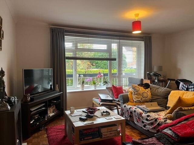2 bed Apartment for rent in London. From Hawes and CO
