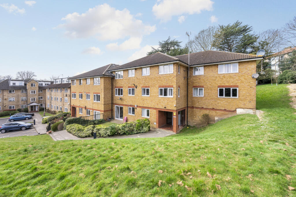 2 bed Apartment for rent in London. From Hawes & Co - Wimbledon Village