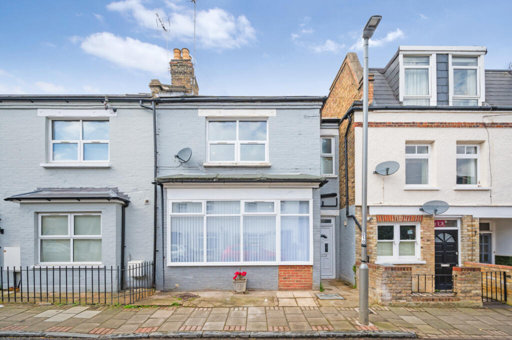 3 bed Mid Terraced House for rent in Putney. From Hawes & Co - Wimbledon Village