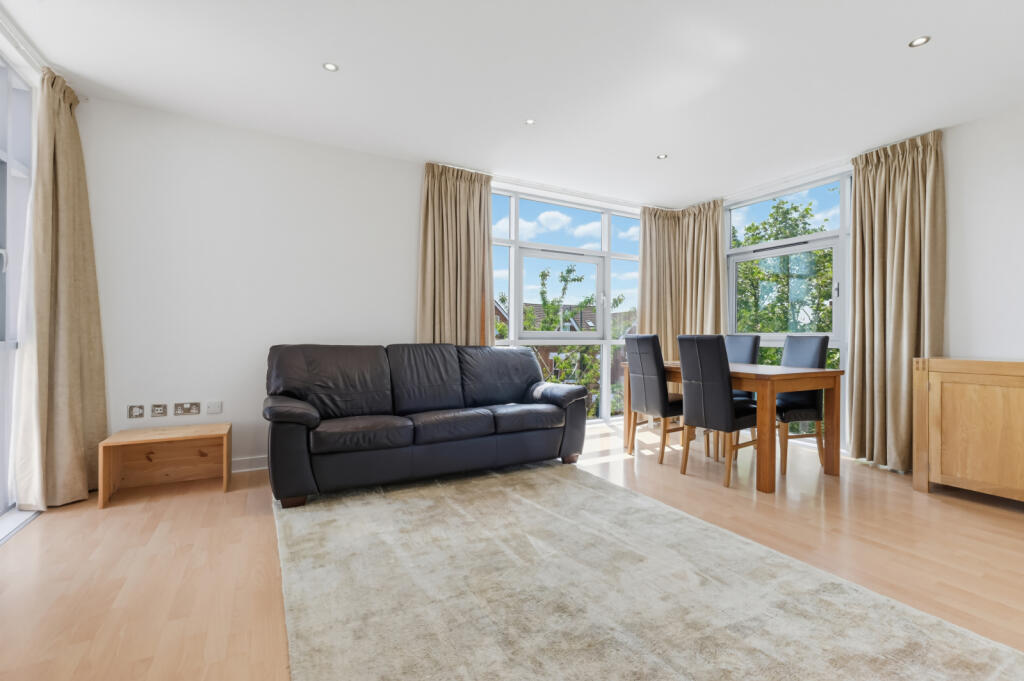 2 bed Apartment for rent in London. From Hawes & Co - Wimbledon Village