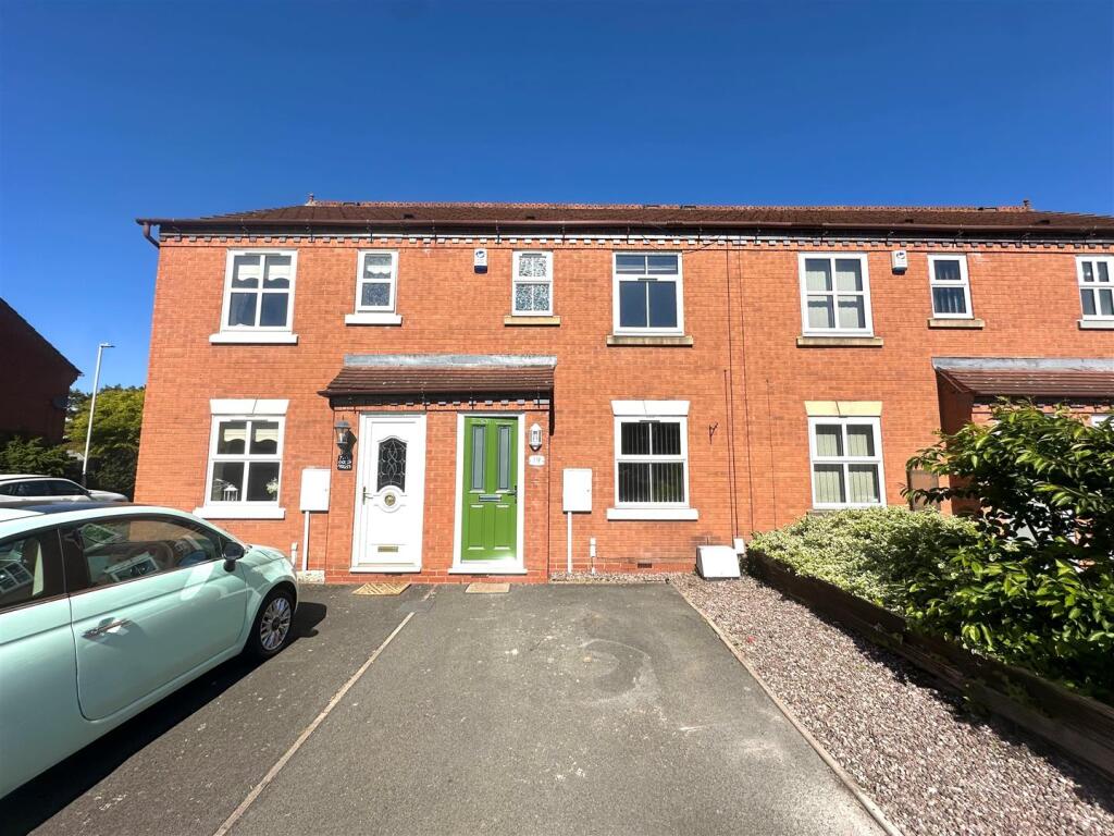 2 bed Mid Terraced House for rent in Kingswinford. From Hunters - Stourbridge