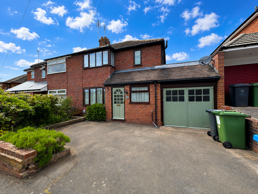 3 bed Semi Detached for rent in Stourbridge. From Hunters - Stourbridge 3 bed Semi Detached for rent in Stourbridge. From Hunters - Stourbridge