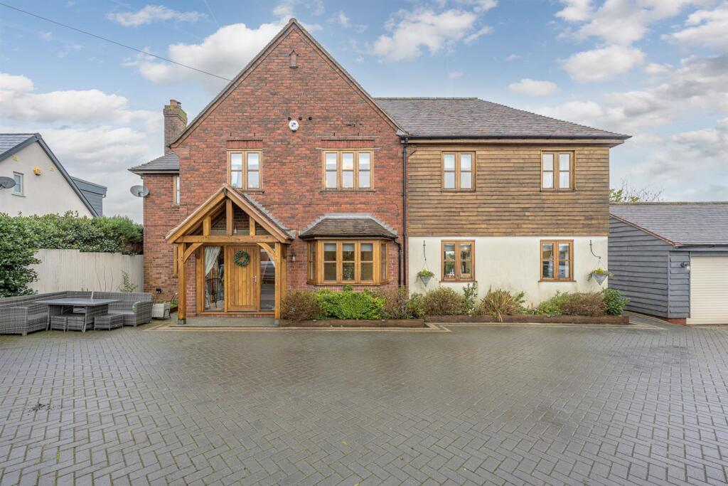 5 bed Detached for rent in Dudley. From Hunters - Stourbridge 5 bed Detached for rent in Dudley. From Hunters - Stourbridge