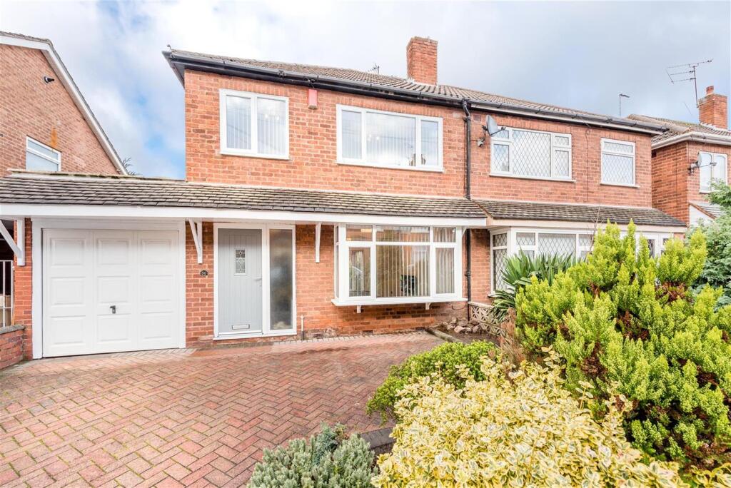 3 bed Semi Detached for rent in Kingswinford. From Hunters - Stourbridge 3 bed Semi Detached for rent in Kingswinford. From Hunters - Stourbridge