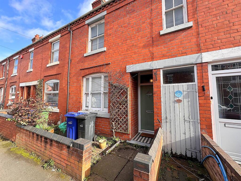2 bed Mid Terraced House for rent in Stourbridge. From Hunters - Stourbridge