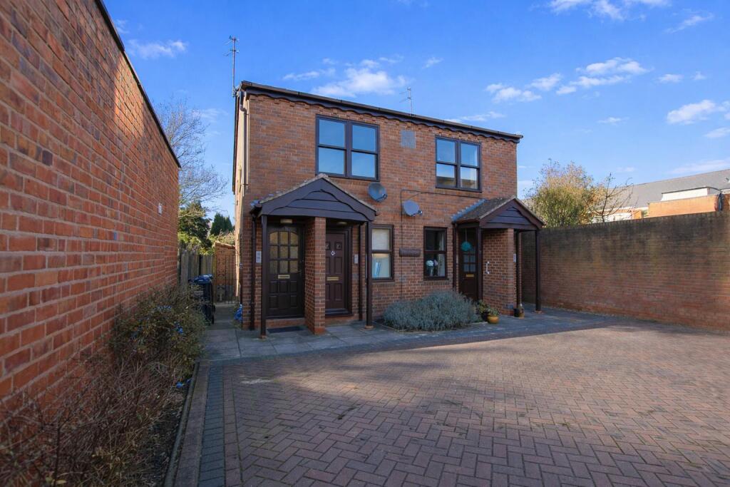 1 bed 1st Floor Flat for rent in Kingswinford. From Hunters - Stourbridge