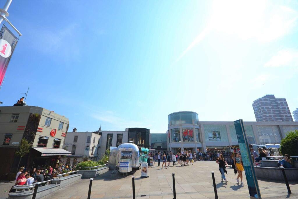 2 bed 1st Floor Flat for rent in Brighton and Hove. From Spark and Sons - Hove