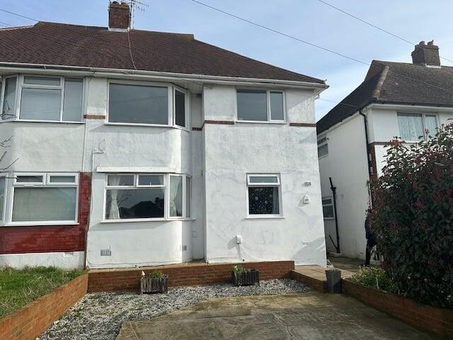 2 bed 1st Floor Flat for rent in Portslade-by-Sea. From Spark and Sons - Hove