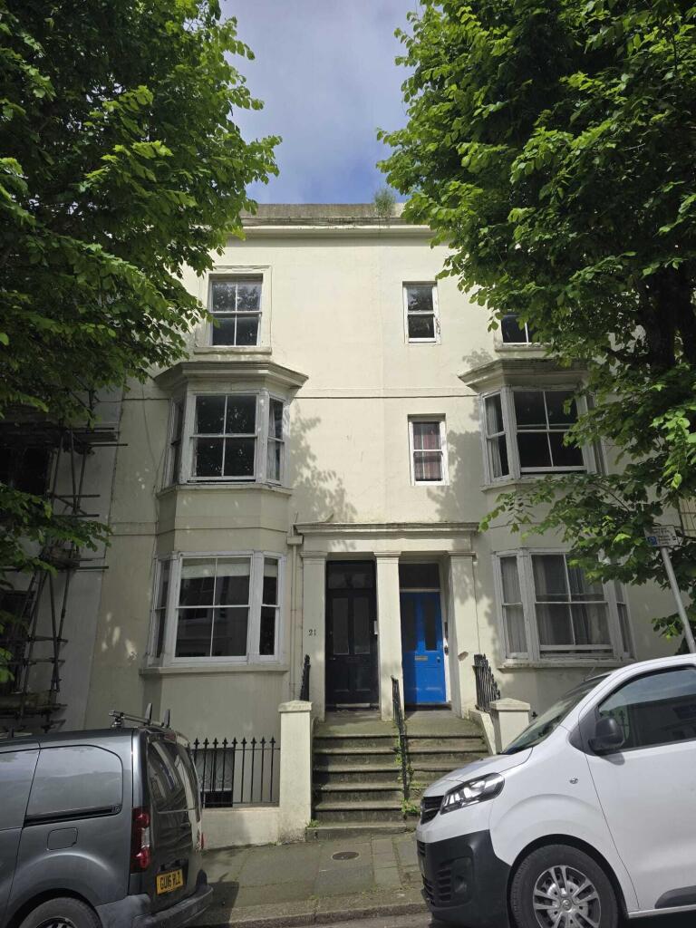 1 bed 1st Floor Flat for rent in Brighton and Hove. From Spark and Sons - Hove
