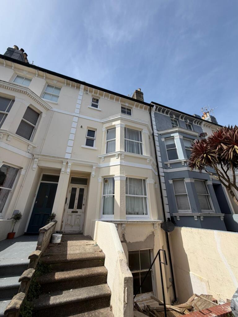 1 bed 1st Floor Flat for rent in Brighton and Hove. From Spark and Sons - Hove