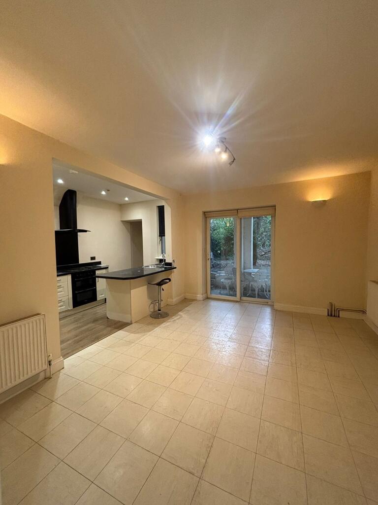 1 bed 1st Floor Flat for rent in Brighton and Hove. From Spark and Sons - Hove