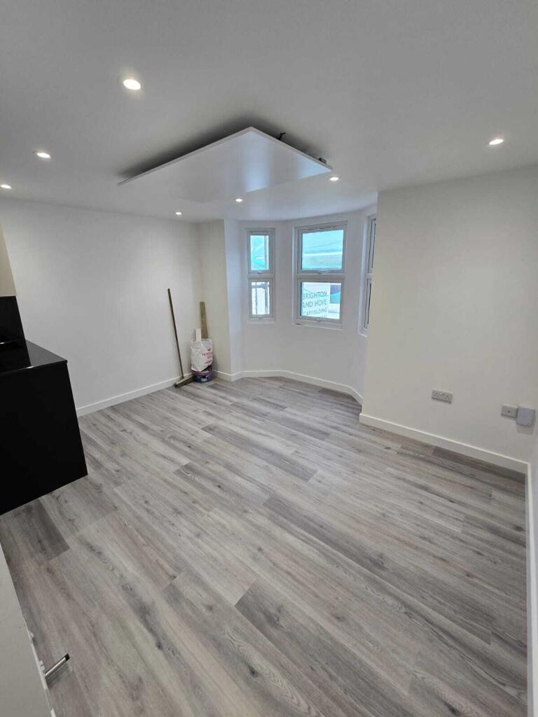 0 bed Studio for rent in Brighton and Hove. From Spark and Sons - Hove