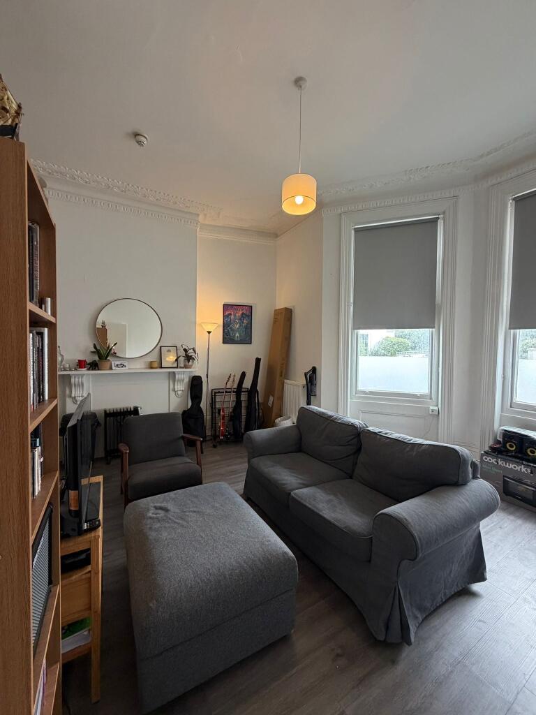 1 bed 1st Floor Flat for rent in Brighton and Hove. From Spark and Sons - Hove 1 bed 1st Floor Flat for rent in Brighton and Hove. From Spark and Sons - Hove