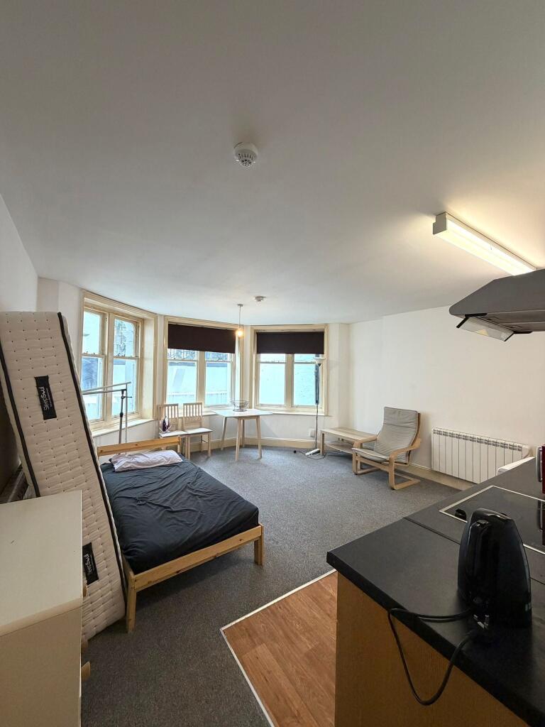 4 bed Studio for rent in Brighton and Hove. From Spark and Sons - Hove
