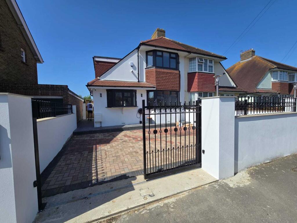 4 bed Semi Detached for rent in Eastbourne. From Spark and Sons - Hove