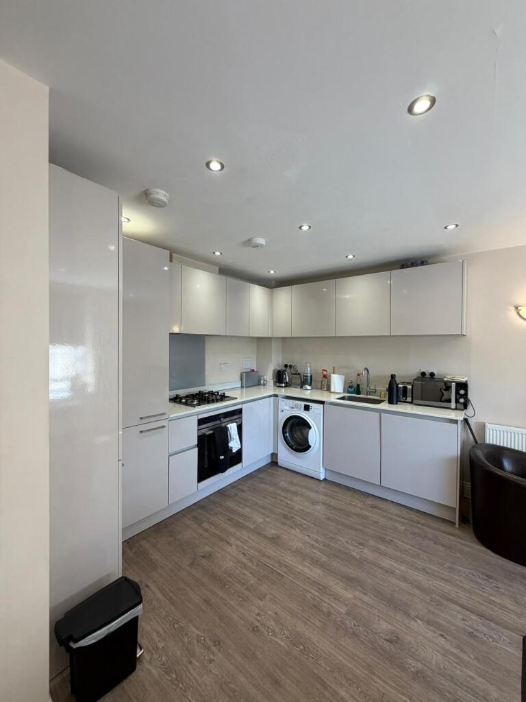 1 bed 1st Floor Flat for rent in Brighton and Hove. From Spark and Sons - Hove 1 bed 1st Floor Flat for rent in Brighton and Hove. From Spark and Sons - Hove
