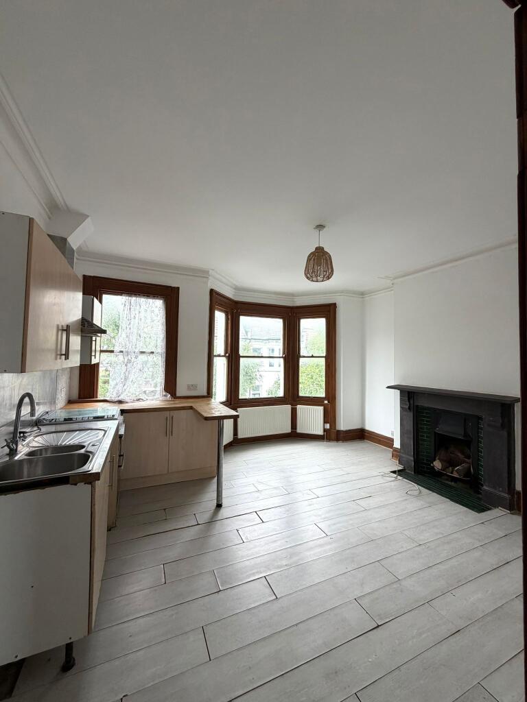 3 bed Annexe for rent in Brighton and Hove. From Spark and Sons - Hove 3 bed Annexe for rent in Brighton and Hove. From Spark and Sons - Hove