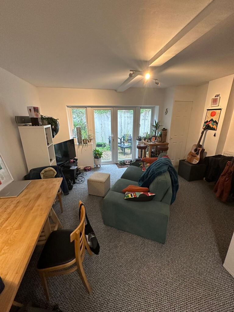 1 bed 1st Floor Flat for rent in Brighton and Hove. From Spark and Sons - Hove 1 bed 1st Floor Flat for rent in Brighton and Hove. From Spark and Sons - Hove