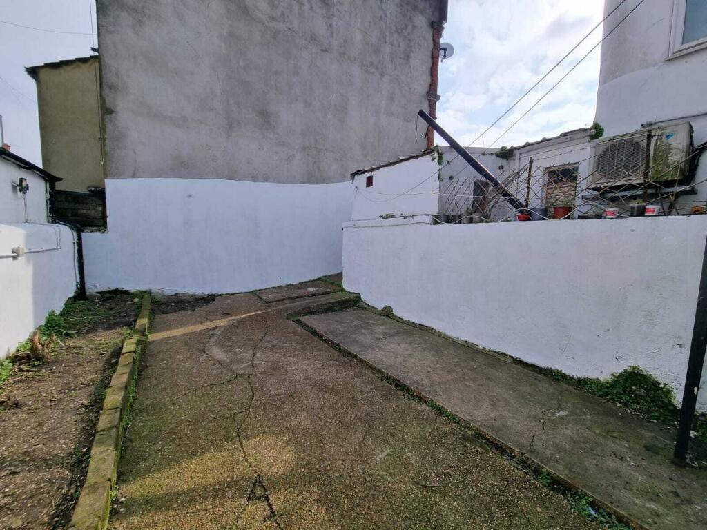 2 bed 1st Floor Flat for rent in Ovingdean. From Spark and Sons - Hove