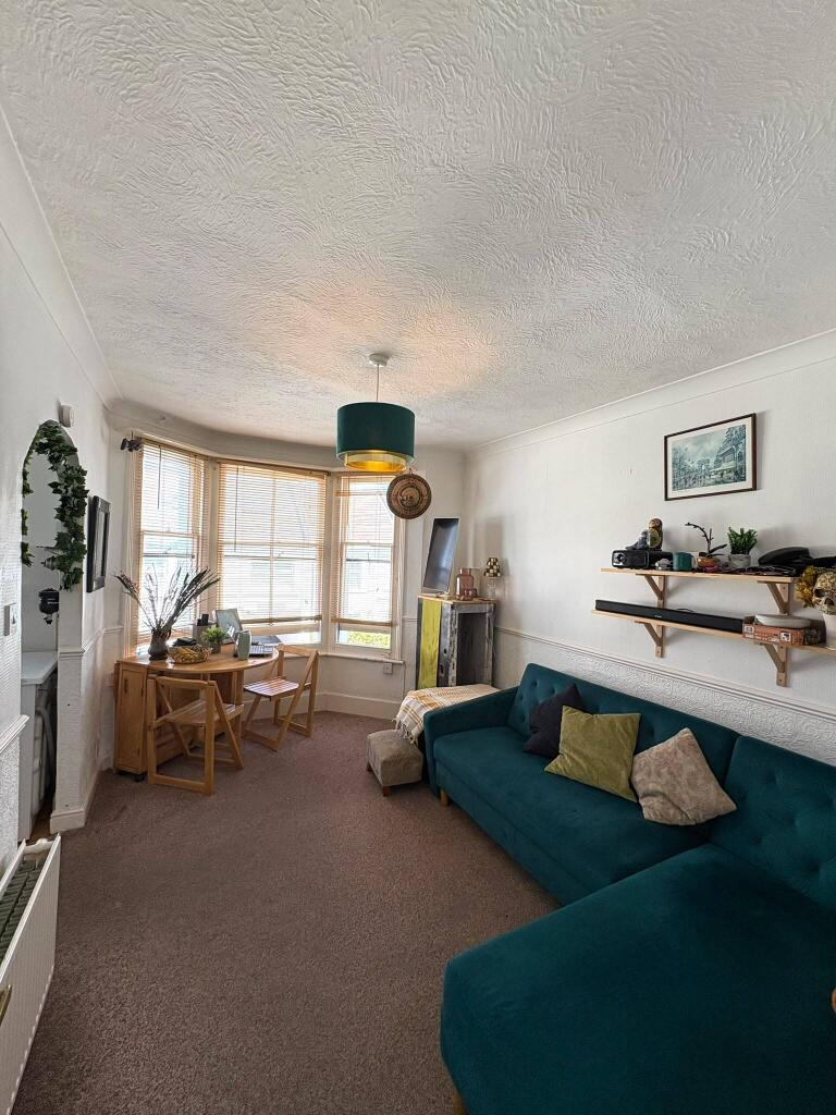 1 bed 1st Floor Flat for rent in Portslade-by-Sea. From Spark and Sons - Hove 1 bed 1st Floor Flat for rent in Portslade-by-Sea. From Spark and Sons - Hove