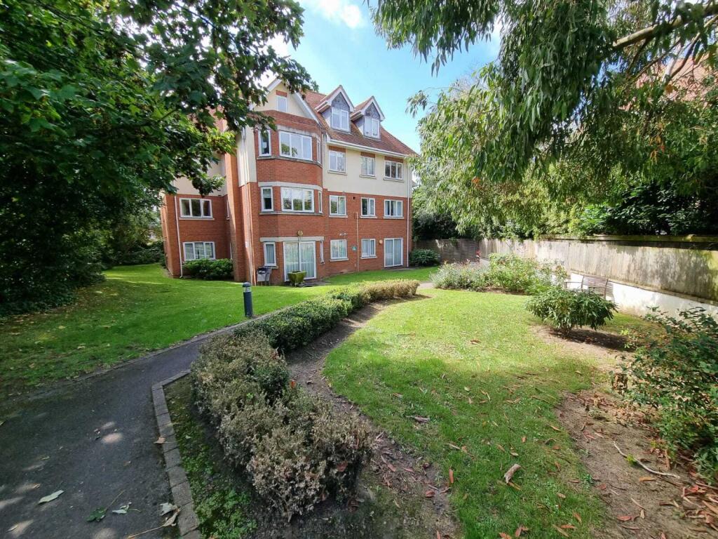 2 bed 1st Floor Flat for rent in Brighton and Hove. From Spark and Sons - Hove