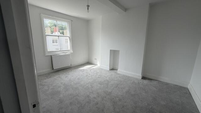 1 bed 1st Floor Flat for rent in Brighton and Hove. From Spark and Sons - Hove