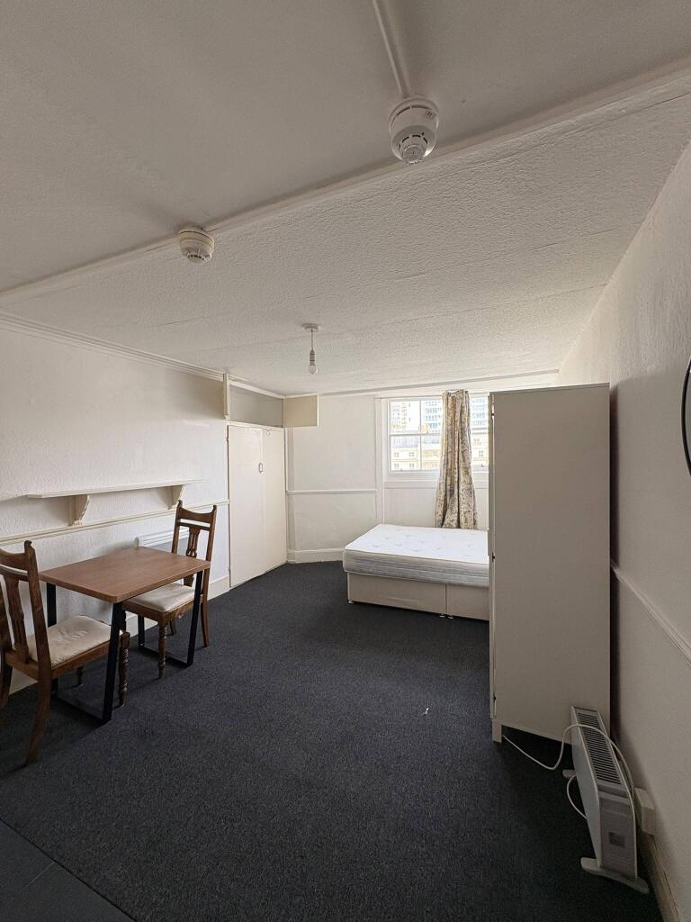 0 bed 1st Floor Flat for rent in Brighton and Hove. From Spark and Sons - Hove 0 bed 1st Floor Flat for rent in Brighton and Hove. From Spark and Sons - Hove