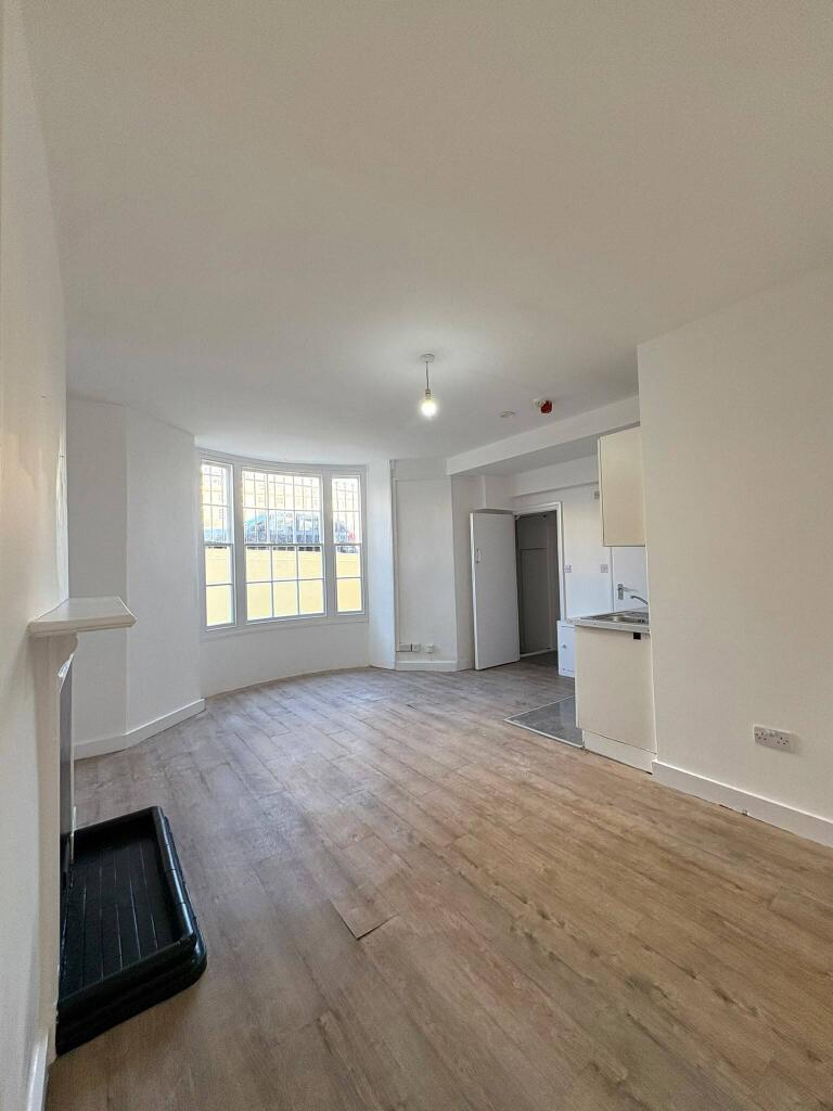 0 bed Studio for rent in Brighton and Hove. From Spark and Sons - Hove