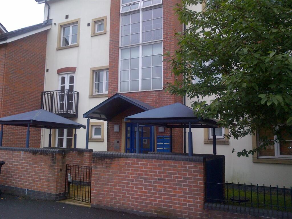 3 bed 1st Floor Flat for rent in Manchester. From George Adams (Estate Agents) Ltd - Manchester