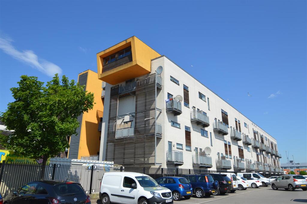 2 bed 1st Floor Flat for rent in Manchester. From George Adams (Estate Agents) Ltd - Manchester