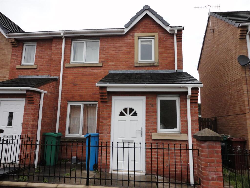3 bed Detached for rent in Manchester. From George Adams (Estate Agents) Ltd - Manchester